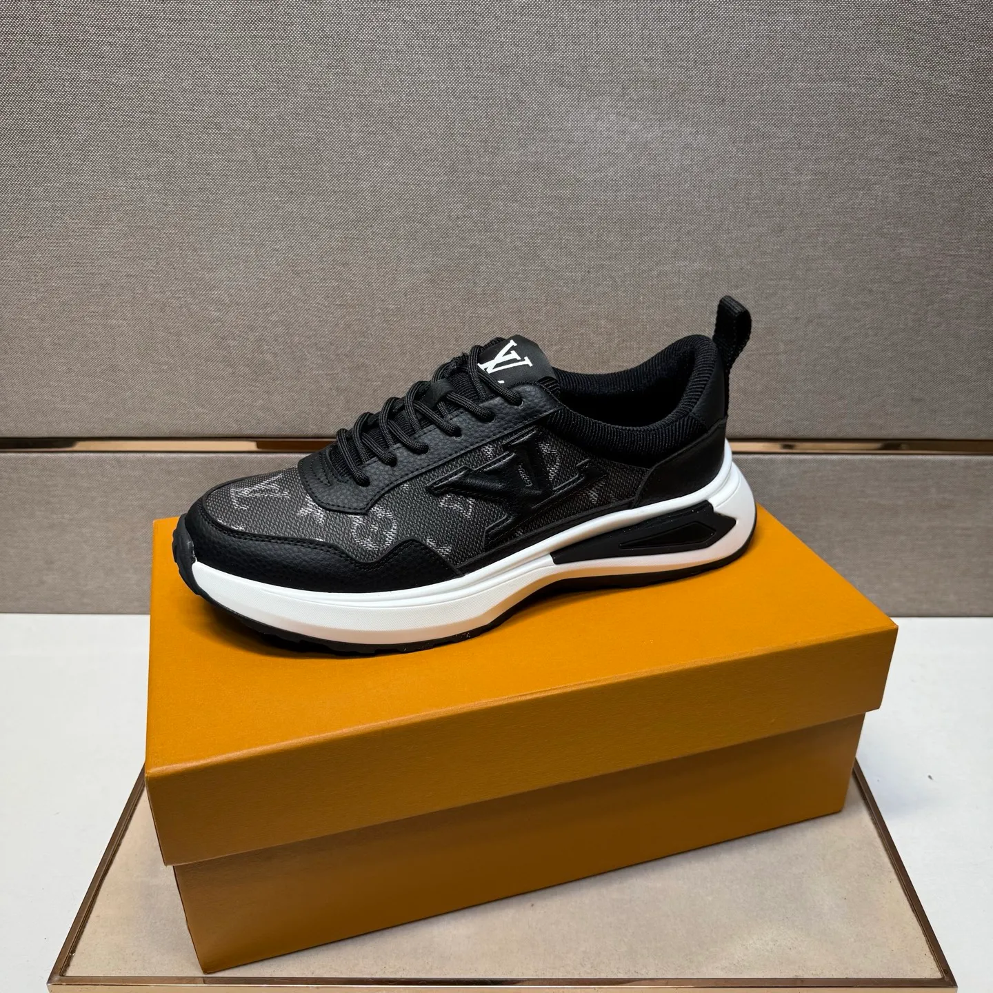 Men's men's shoes 💰pp462【LV～】men's casual shoes 2025z cabinet sales simultaneously 🔶Size: 38-44 #️⃣ 🔷3 colors🔜The upper is made of multi-material splicing➕Mesh lining, comfortable and breathable, sole: original comfortable and wear-resistant outsole, ⚠️real thing📱photographed🎬real thing is better📢📢📢